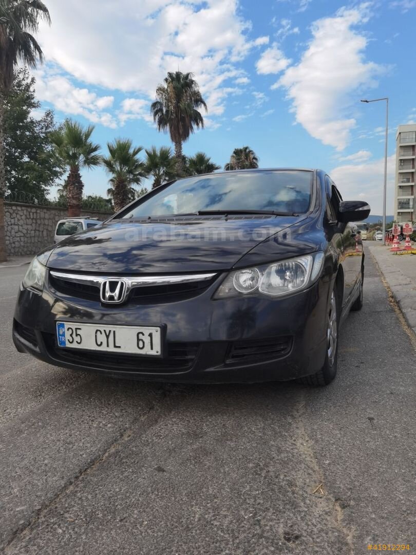 Galeriden Honda Civic 1.6i VTEC Dream 2007 Model İzmir 266.000 km Siyah 1