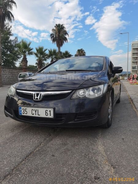 Galeriden Honda Civic 1.6i VTEC Dream 2007 Model İzmir 266.000 km Siyah