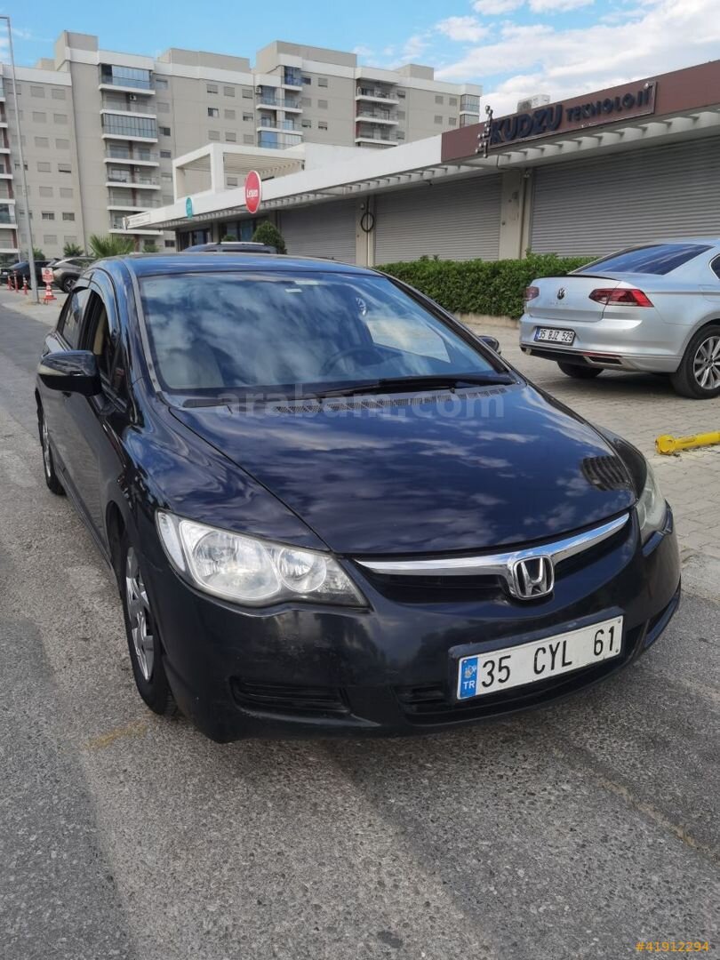 Galeriden Honda Civic 1.6i VTEC Dream 2007 Model İzmir 266.000 km Siyah 7