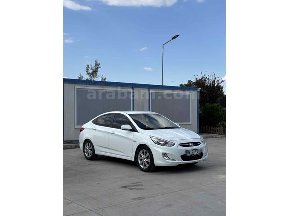 Sahibinden Hyundai Accent Blue 1.4 D-CVVT Mode Plus 2015 Model 