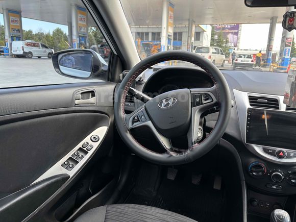 Sahibinden Hyundai Accent Blue 1.4 D-CVVT Mode Plus 2015 Model 