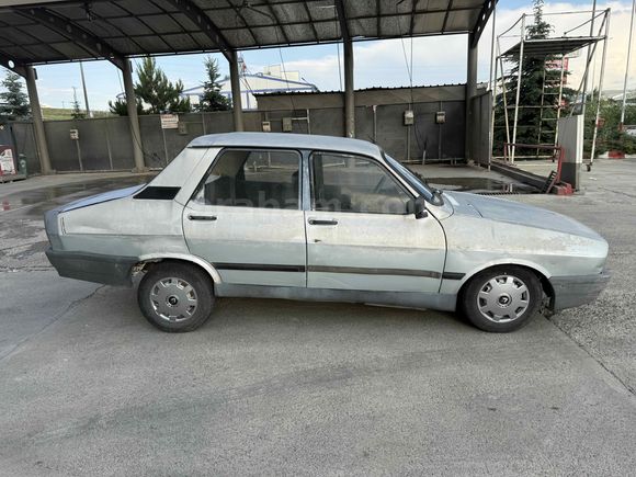 Galeriden Renault R 12 Toros 1990 Model Kars