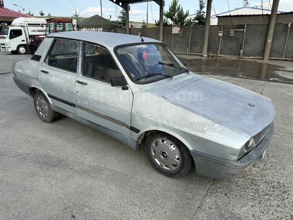 Galeriden Renault R 12 Toros 1990 Model Kars