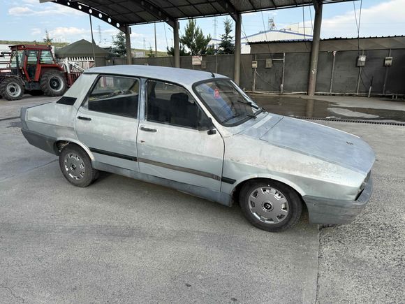 Galeriden Renault R 12 Toros 1990 Model Kars