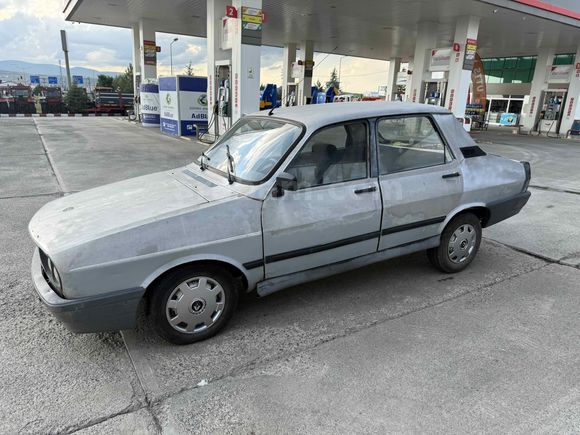 Galeriden Renault R 12 Toros 1990 Model Kars