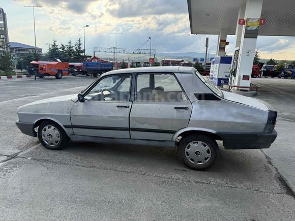 Galeriden Renault R 12 Toros 1990 Model Kars