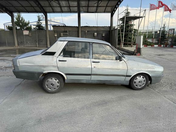 Galeriden Renault R 12 Toros 1990 Model Kars