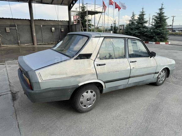 Galeriden Renault R 12 Toros 1990 Model Kars