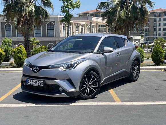 HATASIZ YETKİLİ SERVİS BAKIMLI TOYOTA C-HR KOLTUK ISITMA FULL