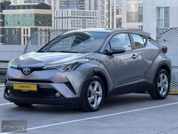 **69.000 KM**2017 TOYOTA C-HR CAR PLAY/G.GÖRÜŞ 0.79 KREDİ