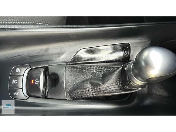 2017 MODEL 1.8 HİBRİT 92 BİN KM DE