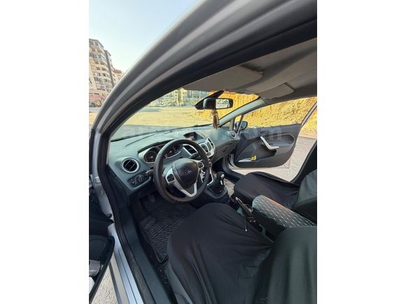 FORD FİESTA TİTANUİM