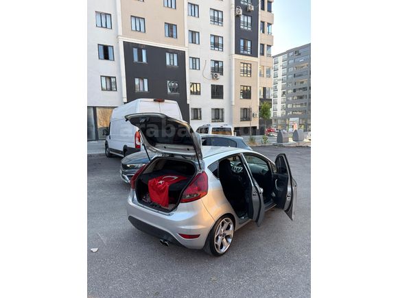 FORD FİESTA TİTANUİM
