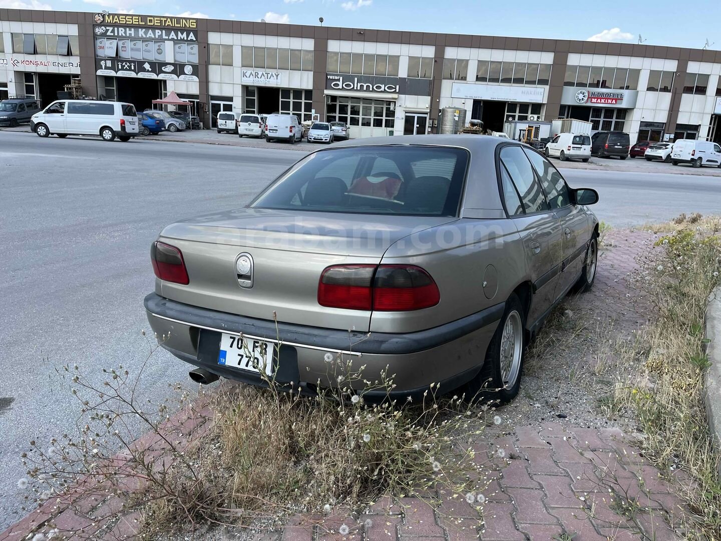 Galeriden Opel Omega 2.0 CD 1997 Model Konya 273.000 km Kahverengi 7