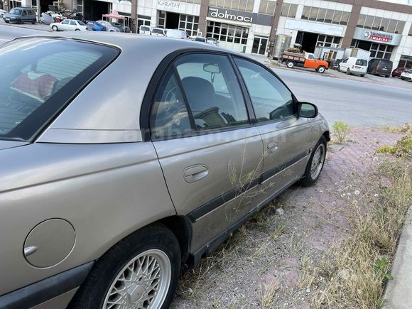 Galeriden Opel Omega 2.0 CD 1997 Model Konya