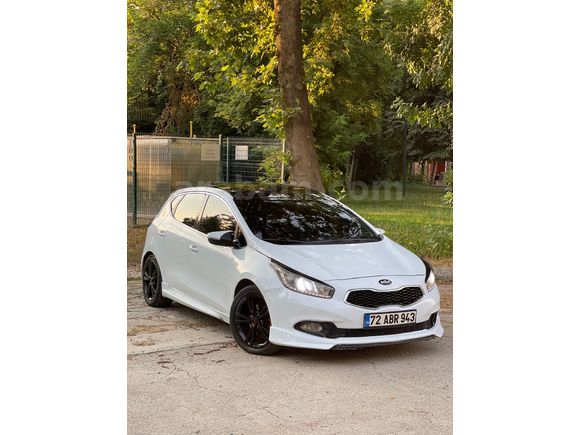 Sahibinden Kia Ceed 1.6 CRDi Concept Plus 2012 Model