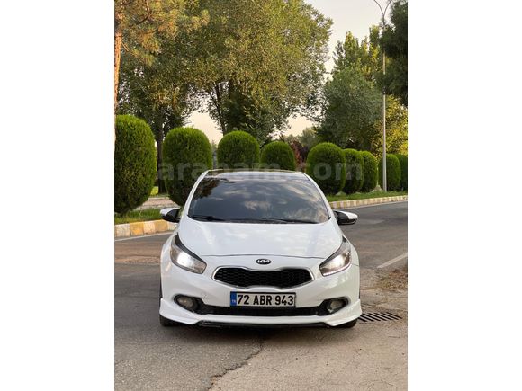 Sahibinden Kia Ceed 1.6 CRDi Concept Plus 2012 Model