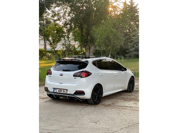 Sahibinden Kia Ceed 1.6 CRDi Concept Plus 2012 Model