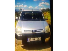 10 yıllık Sahibinden bakımlı masrafsız aile aracı Peugeot Partner 2.0 HDI turbolu 2006 Model