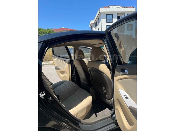 Sahibinden Hyundai Accent Blue 1.6 CRDI Mode Plus 2013 Model 