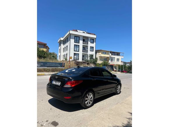 Sahibinden Hyundai Accent Blue 1.6 CRDI Mode Plus 2013 Model 