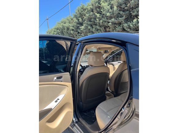 Sahibinden Hyundai Accent Blue 1.6 CRDI Mode Plus 2013 Model 