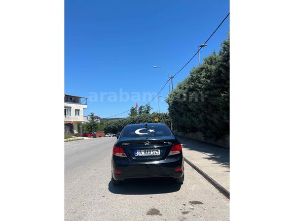 Sahibinden Hyundai Accent Blue 1.6 CRDI Mode Plus 2013 Model 