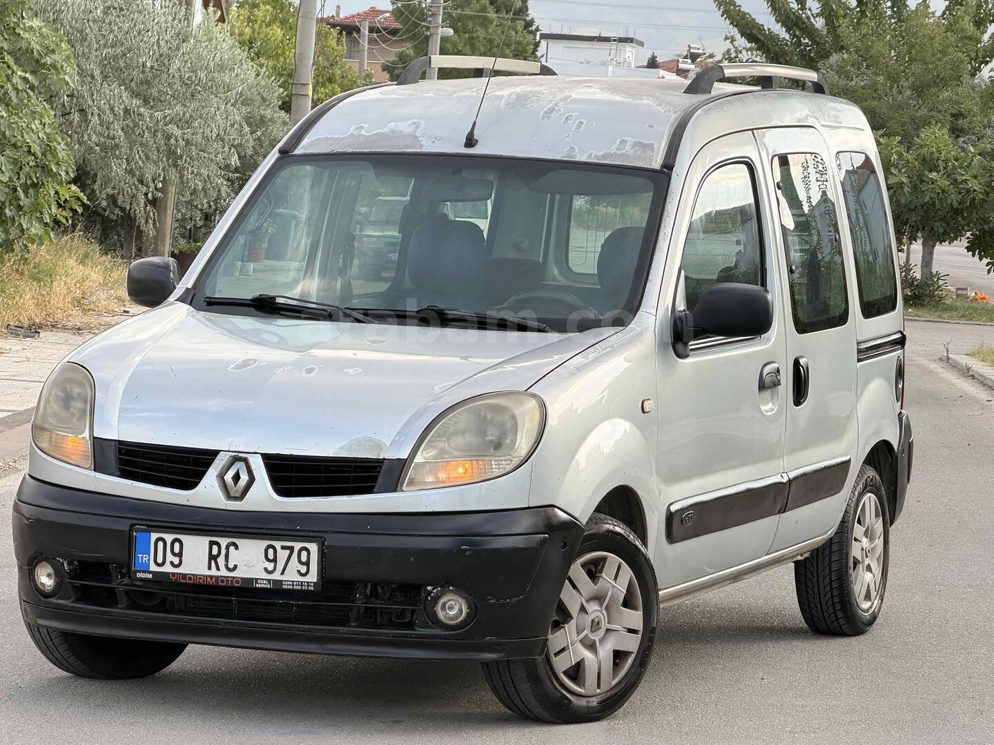 Galeriden Renault Kangoo 1.5 dCi Expression 2004 Model Denizli 350.000 km Gri (Gümüş) 2