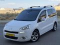 UZMAN AUTO DAN 2013 MODEL KM 220 BİN DE HATASIZ TEMİZ AİLE ARACI