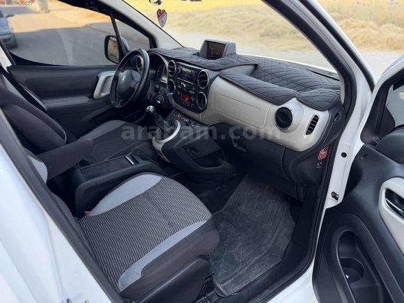 UZMAN AUTO DAN 2013 MODEL KM 220 BİN DE HATASIZ TEMİZ AİLE ARACI