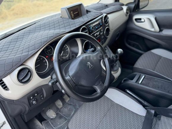 UZMAN AUTO DAN 2013 MODEL KM 220 BİN DE HATASIZ TEMİZ AİLE ARACI