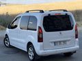 UZMAN AUTO DAN 2013 MODEL KM 220 BİN DE HATASIZ TEMİZ AİLE ARACI