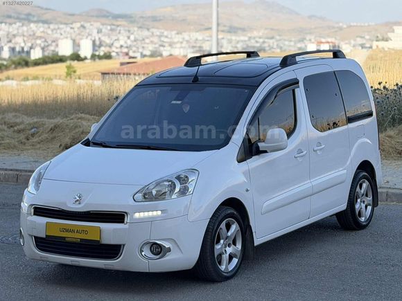 UZMAN AUTO DAN 2013 MODEL KM 220 BİN DE HATASIZ TEMİZ AİLE ARACI