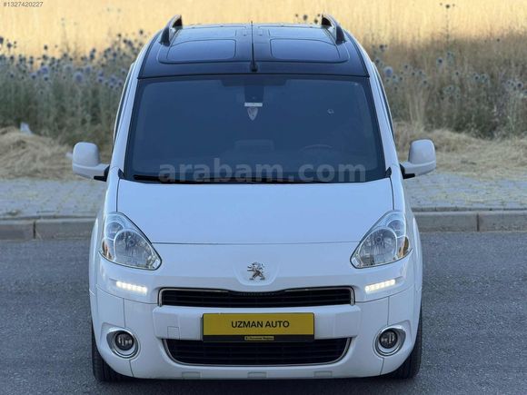 UZMAN AUTO DAN 2013 MODEL KM 220 BİN DE HATASIZ TEMİZ AİLE ARACI