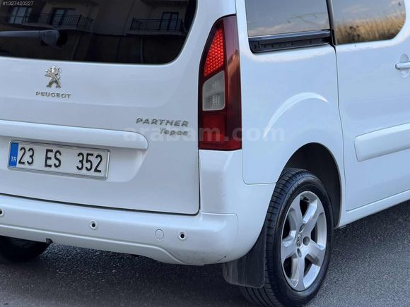 UZMAN AUTO DAN 2013 MODEL KM 220 BİN DE HATASIZ TEMİZ AİLE ARACI