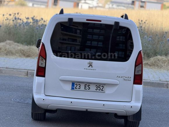 UZMAN AUTO DAN 2013 MODEL KM 220 BİN DE HATASIZ TEMİZ AİLE ARACI
