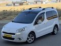 UZMAN AUTO DAN 2013 MODEL KM 220 BİN DE HATASIZ TEMİZ AİLE ARACI