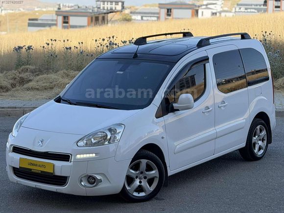 UZMAN AUTO DAN 2013 MODEL KM 220 BİN DE HATASIZ TEMİZ AİLE ARACI