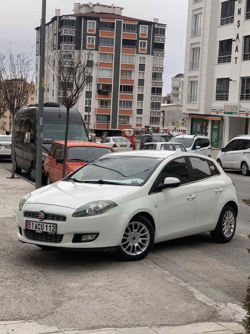 Sahibinden Fiat Bravo 1.4 Active Plus 2011 Model Niğde 148.000 km Beyaz 4