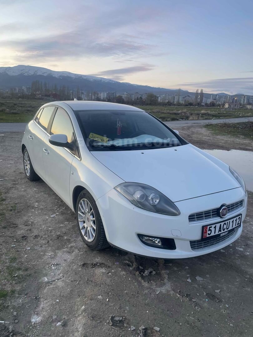 Sahibinden Fiat Bravo 1.4 Active Plus 2011 Model Niğde 148.000 km Beyaz 3