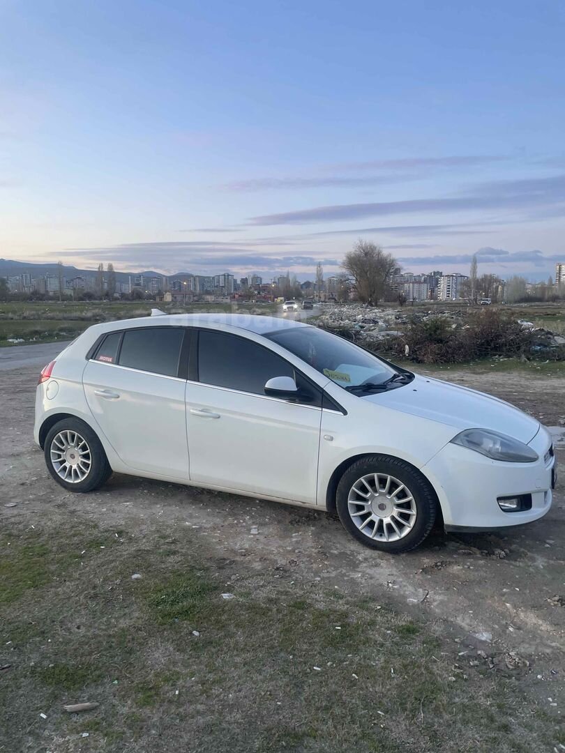 Sahibinden Fiat Bravo 1.4 Active Plus 2011 Model Niğde 148.000 km Beyaz 5