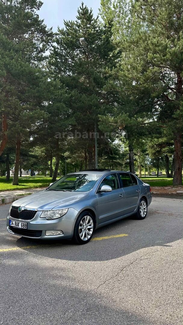 Galeriden Skoda SuperB 1.6 TDI Elegance 2012 Model Erzurum 189.000 km Gri 2