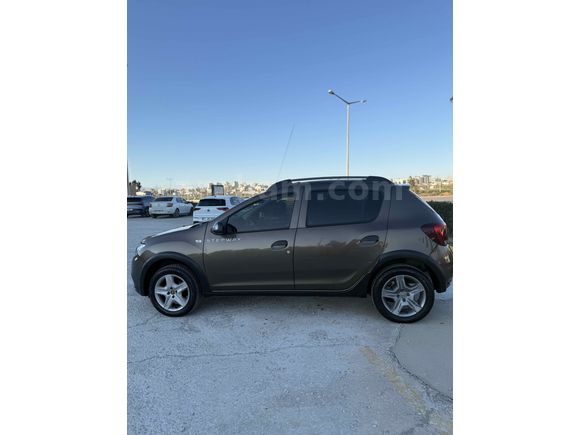 Sahibinden Dacia Sandero 0.9 TCe Stepway Easy-R 2020 Model 