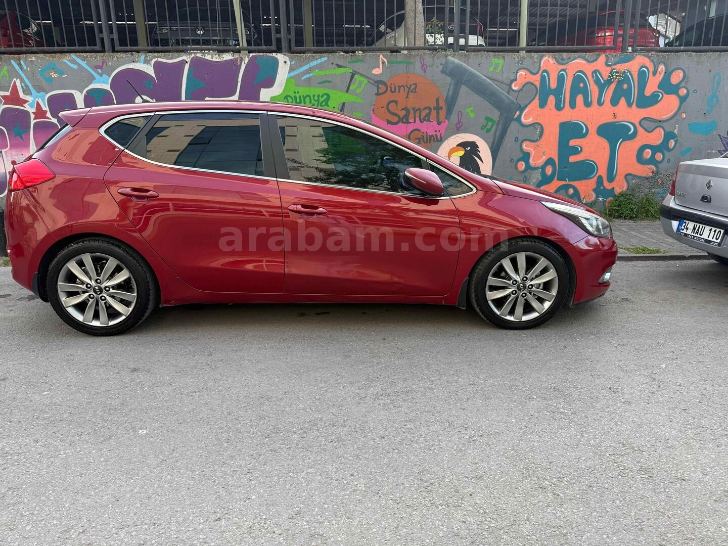 Galeriden Kia Ceed 1.6 CRDi Concept 2012 Model İstanbul 260.000 km Kırmızı 5