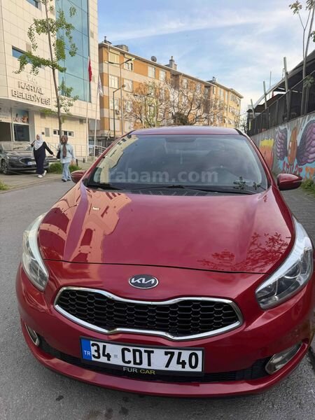 Galeriden Kia Ceed 1.6 CRDi Concept 2012 Model İstanbul 260.000 km Kırmızı