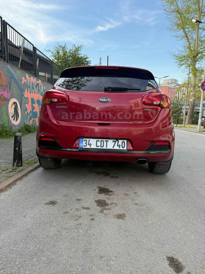 Galeriden Kia Ceed 1.6 CRDi Concept 2012 Model İstanbul 260.000 km Kırmızı 4