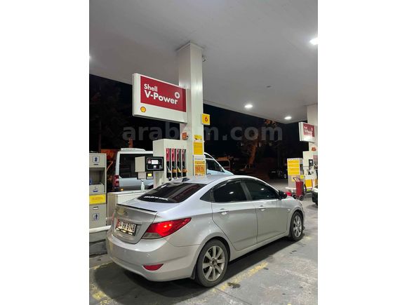 Sahibinden Hyundai Accent Blue 1.6 CRDI Mode Plus 2012 Model 
