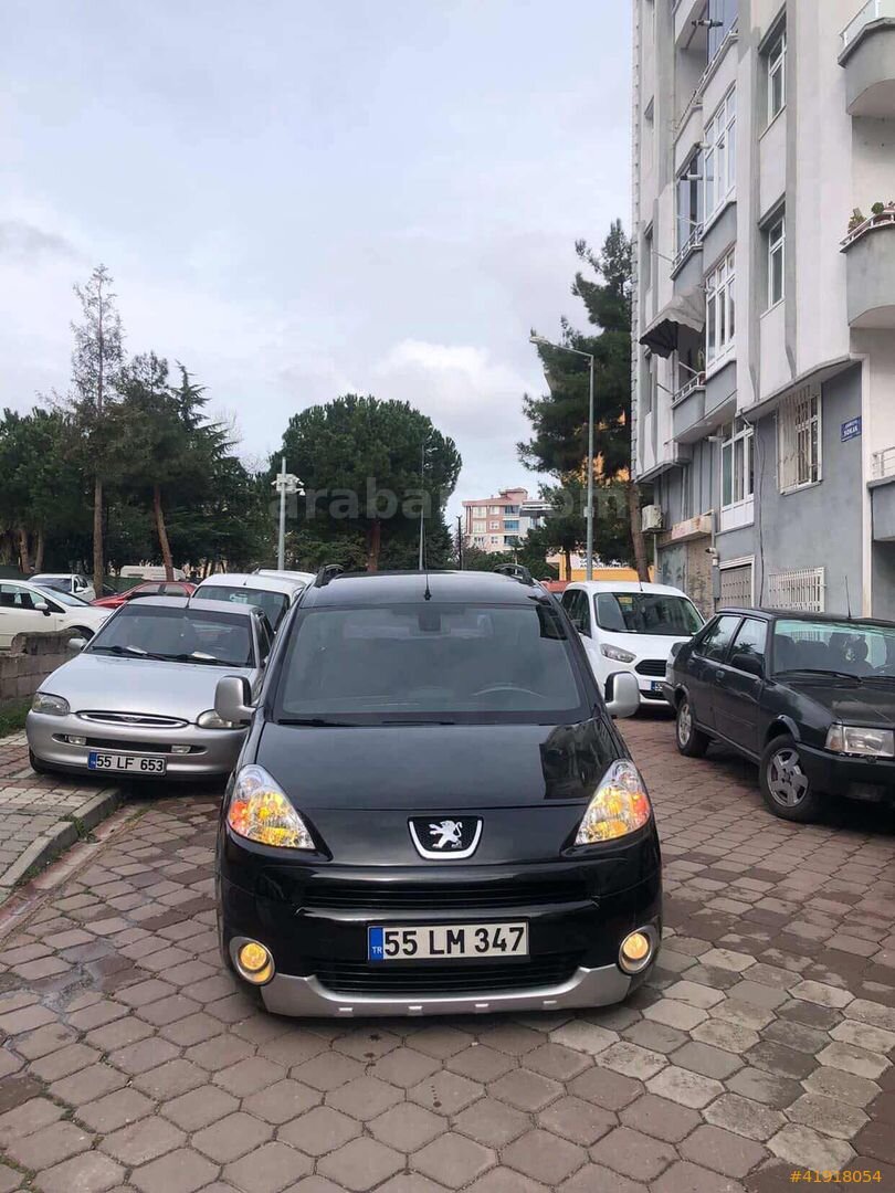 Galeriden Peugeot Partner 1.6 HDI Premium 2011 Model Samsun 225.000 km Siyah 2
