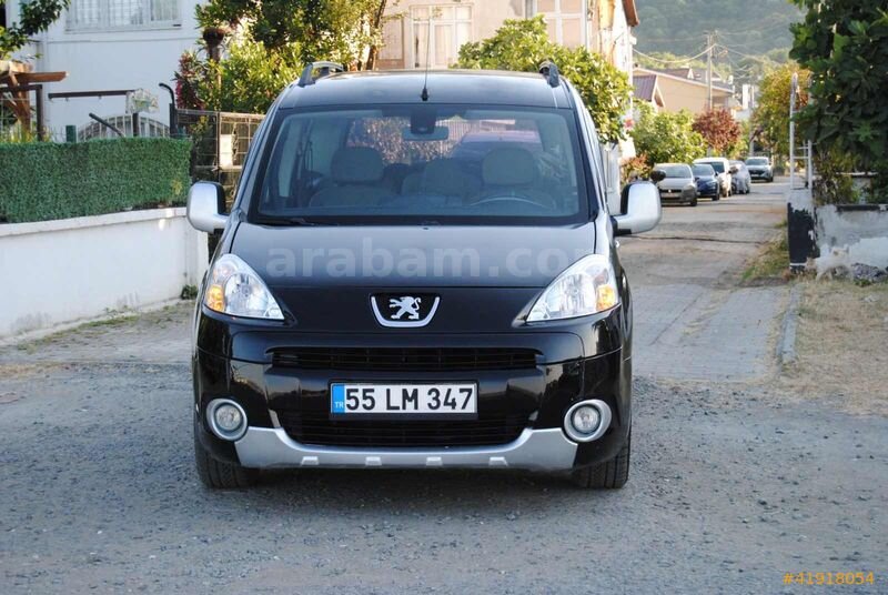 Galeriden Peugeot Partner 1.6 HDI Premium 2011 Model Samsun 225.000 km Siyah