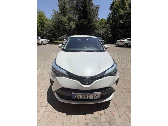 Sahibinden Toyota C-HR 1.8 Hybrid Flame 2022 Model 